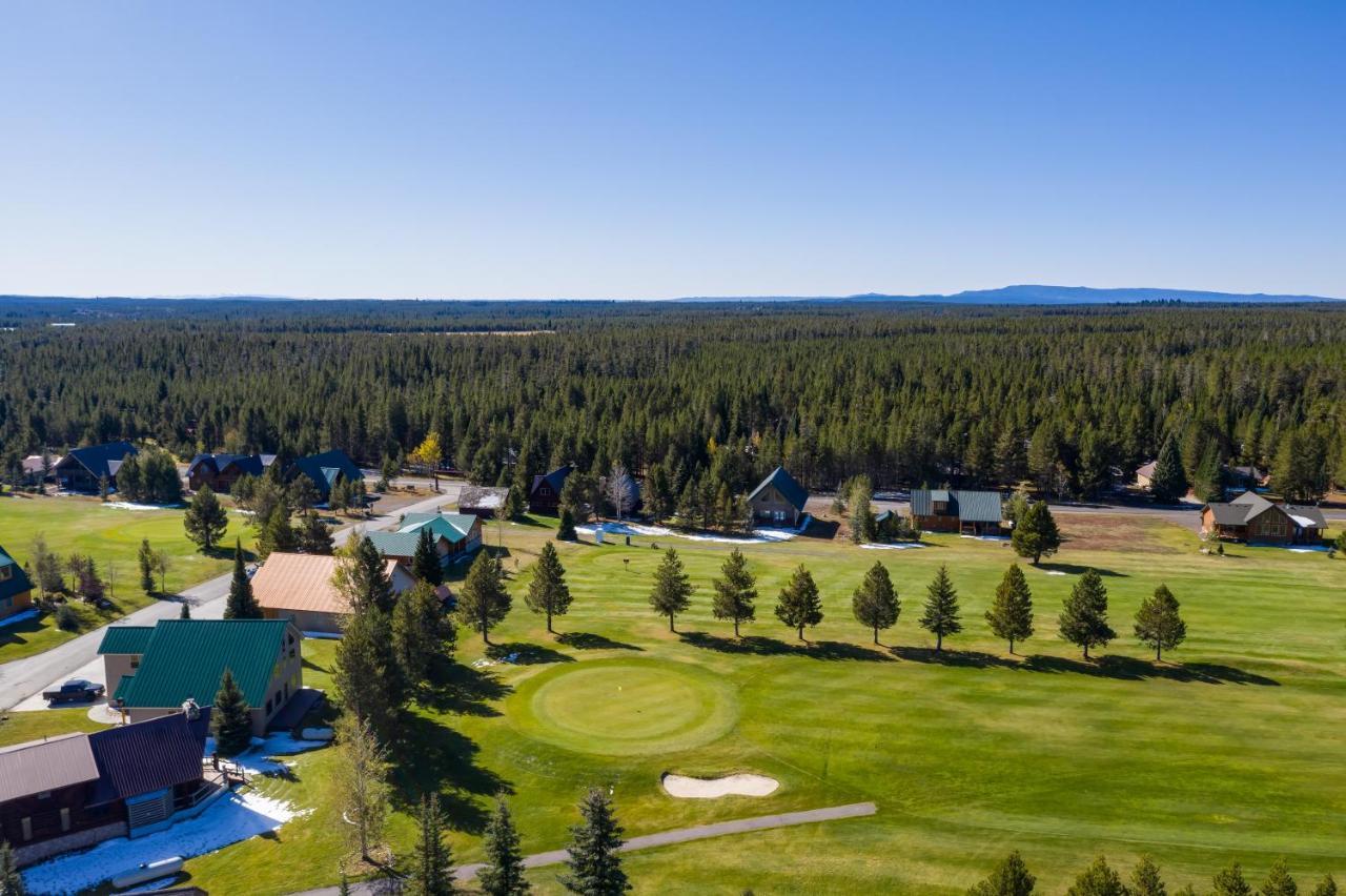 Huckleberry Hollow By Kabino Hot Tub Firepit Ps2 Satellite Grill Wifi Golf Course Island Park Buitenkant foto